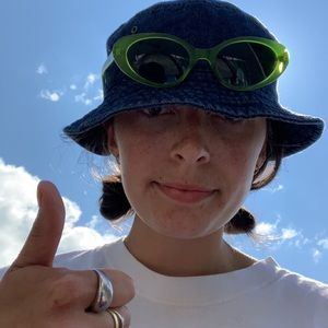 Meet your Posher, Emily